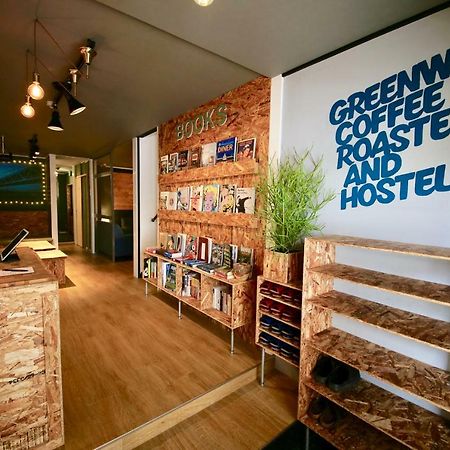 Greenwood Hostel Идзумисано Экстерьер фото